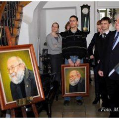 Two portraits of Dr n. farm Krzysztof Kmieć ( 1950 - 2011) donated by his friends. Celebrations in the Museum of Pharmacy in Krakow